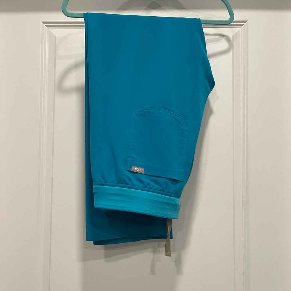 FIGS Livingston Basic Scrub Pant